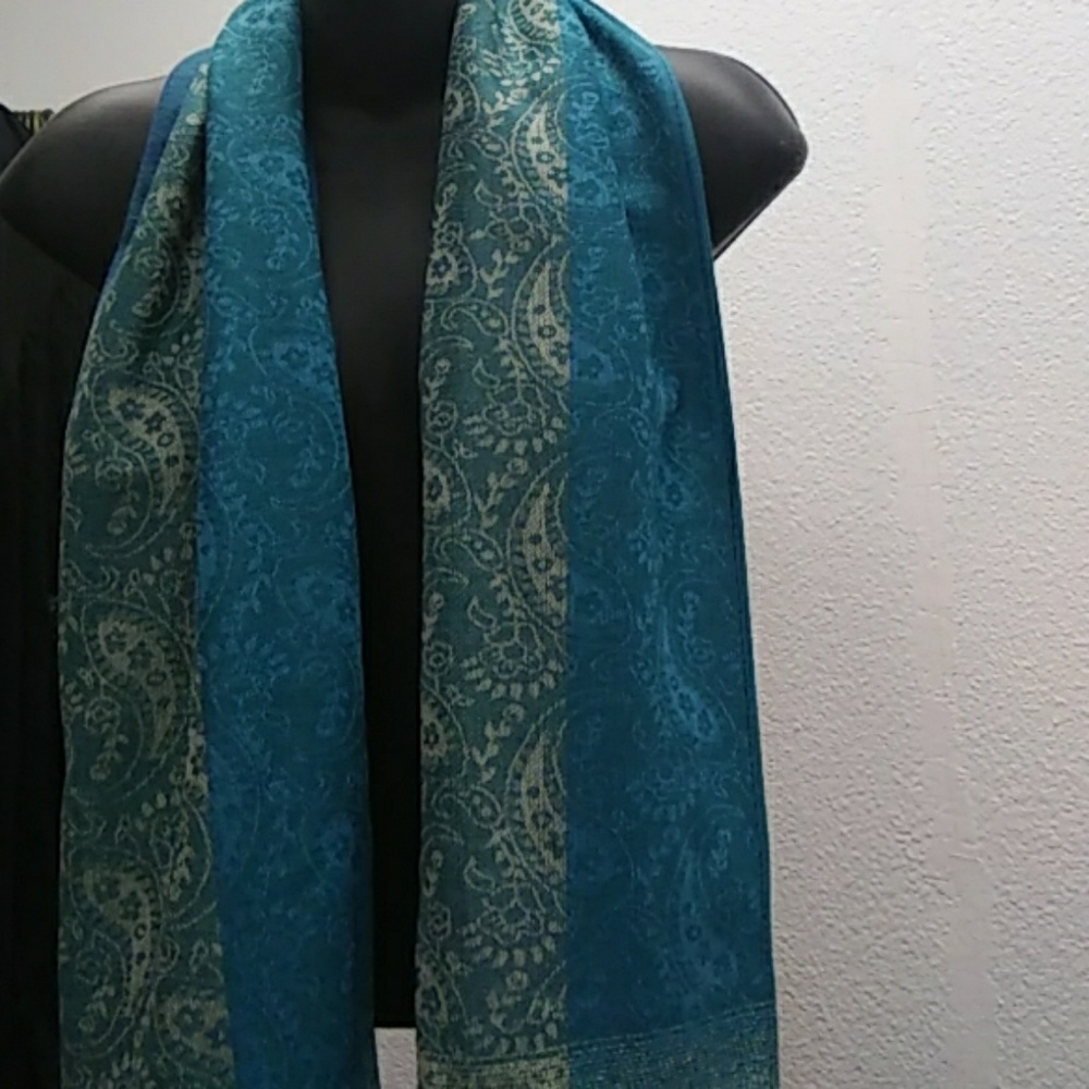Long Scarf - Picture 2 of 3